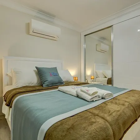 Paris 4*